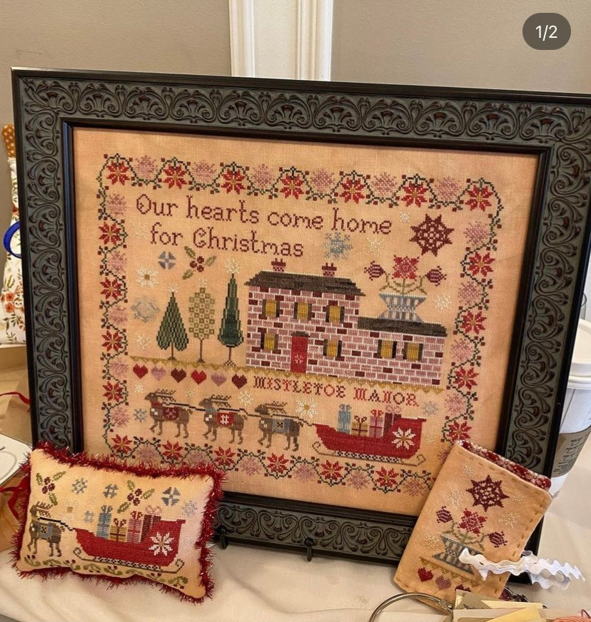 Mistletoe Manor Sampler and Smalls PDF